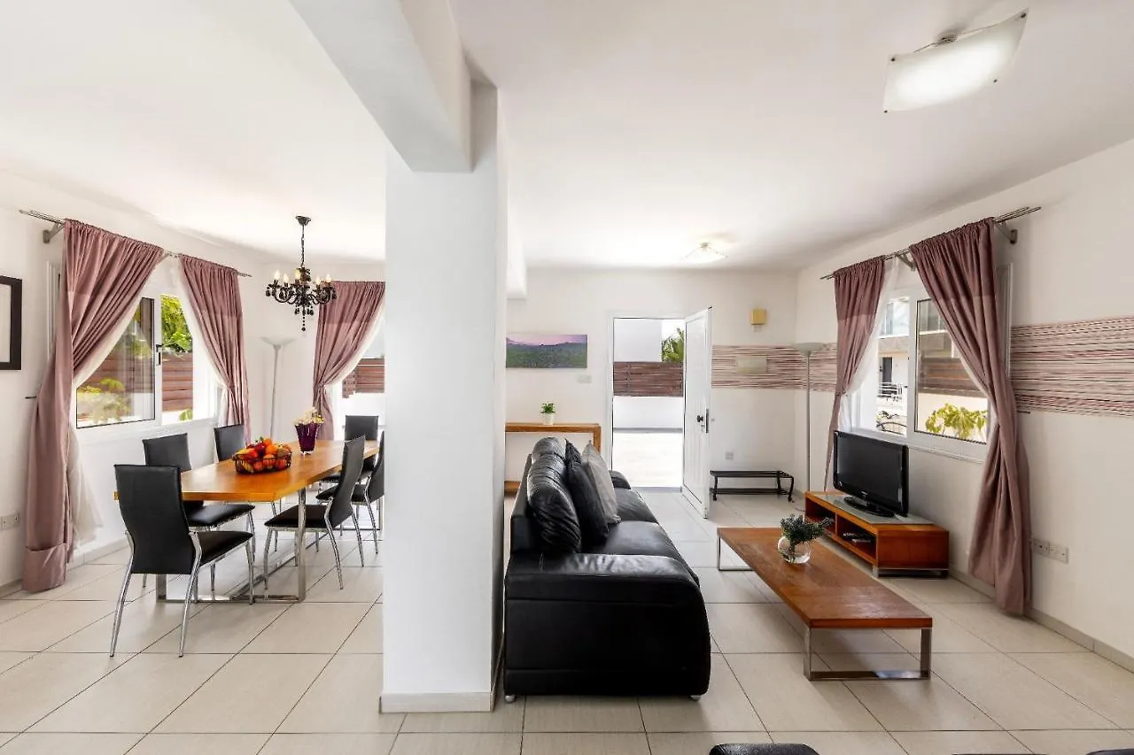 Nissini Villa Ayia Napa 0*,  Cipro